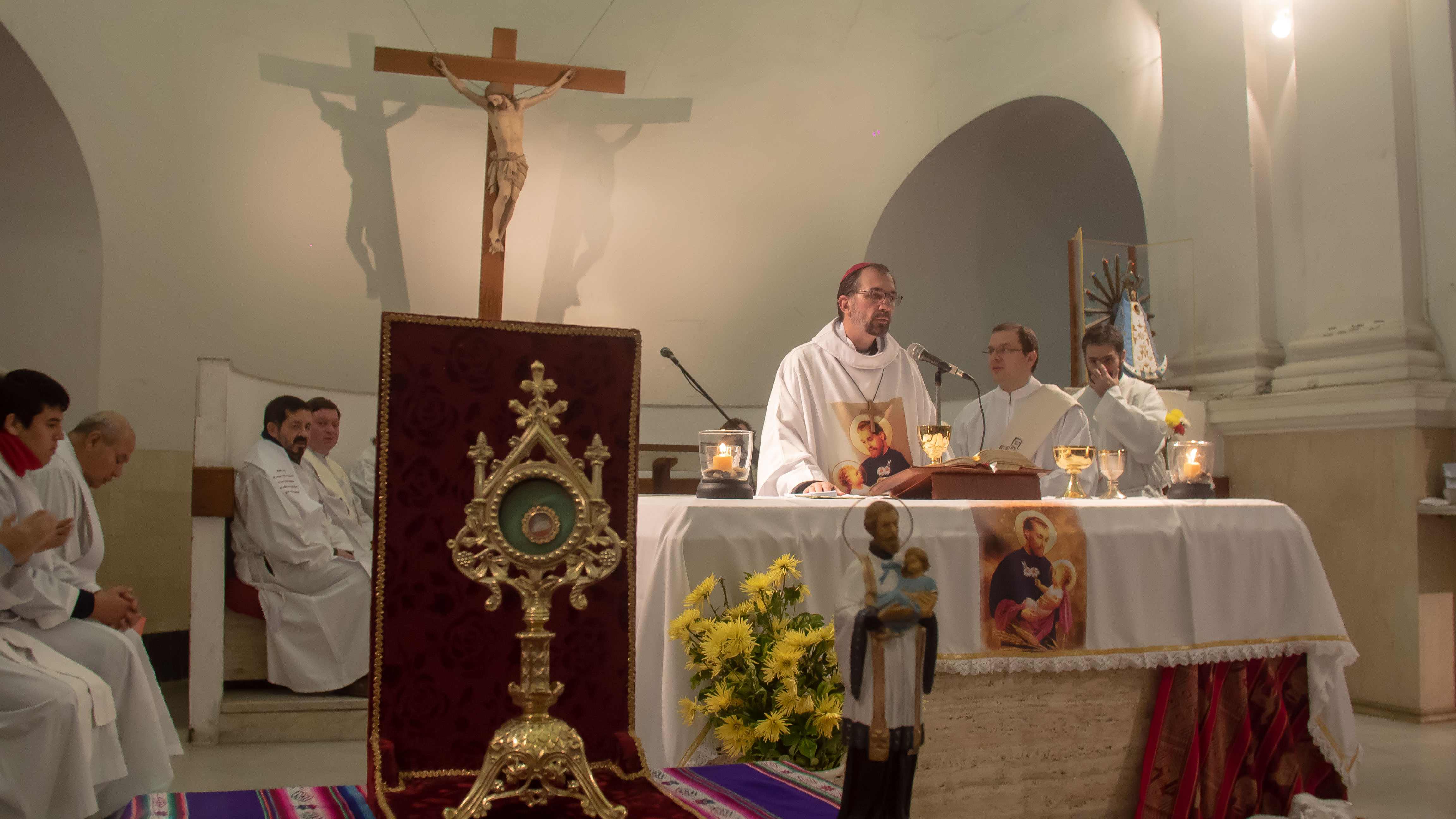 Junto a los seres queridos que han muerto